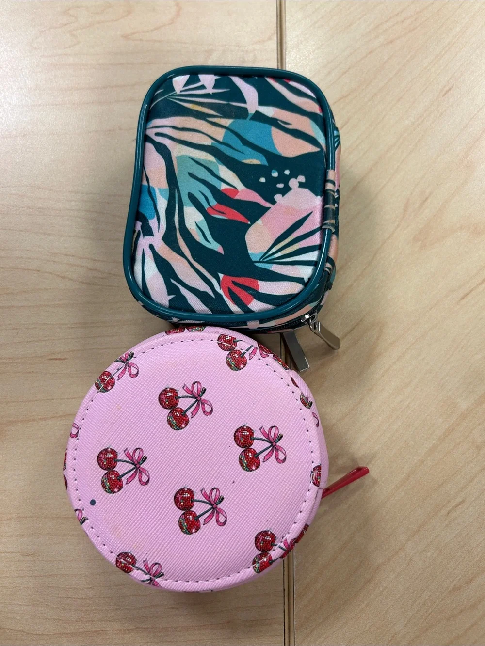 Travel Pill Boxes- Cherry 🍒 Round and Hunter Green Floral 💐 Style Print